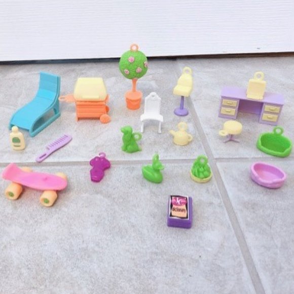 Vintage LIKE NEW Doll Accessories Furnitures - Picture 3 of 9